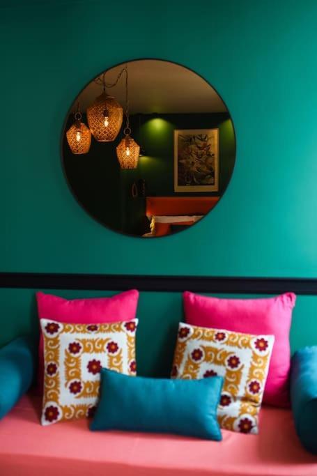 Bollyroom - 50m - Rue Gratuite